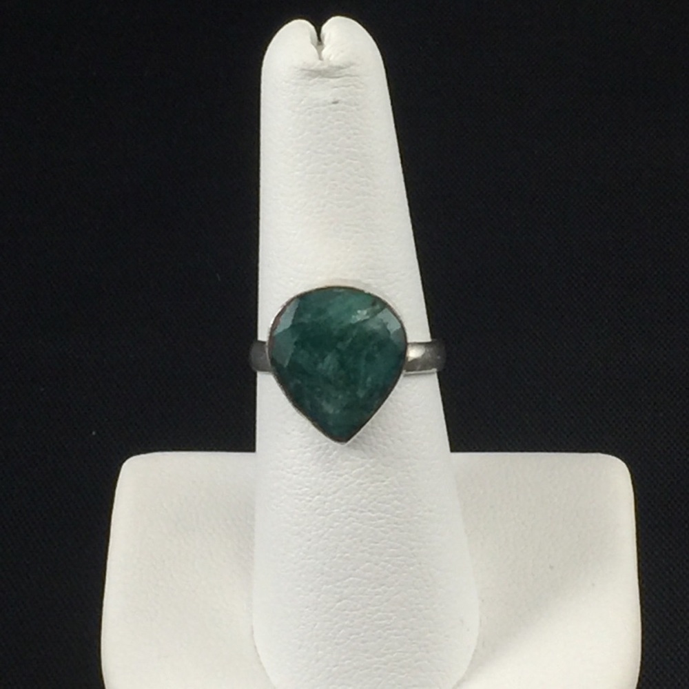 Emerald ring, sterling silver